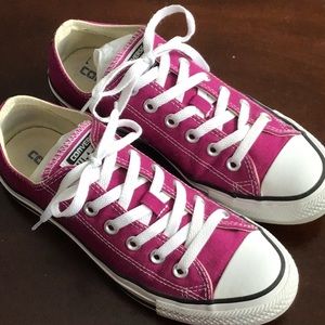Awesome Color! Converse All Stars! Mens Sz 8